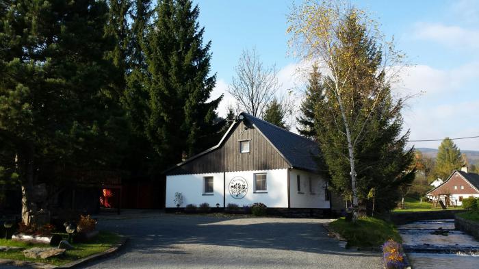 https://www.chalupautriveverek.cz/